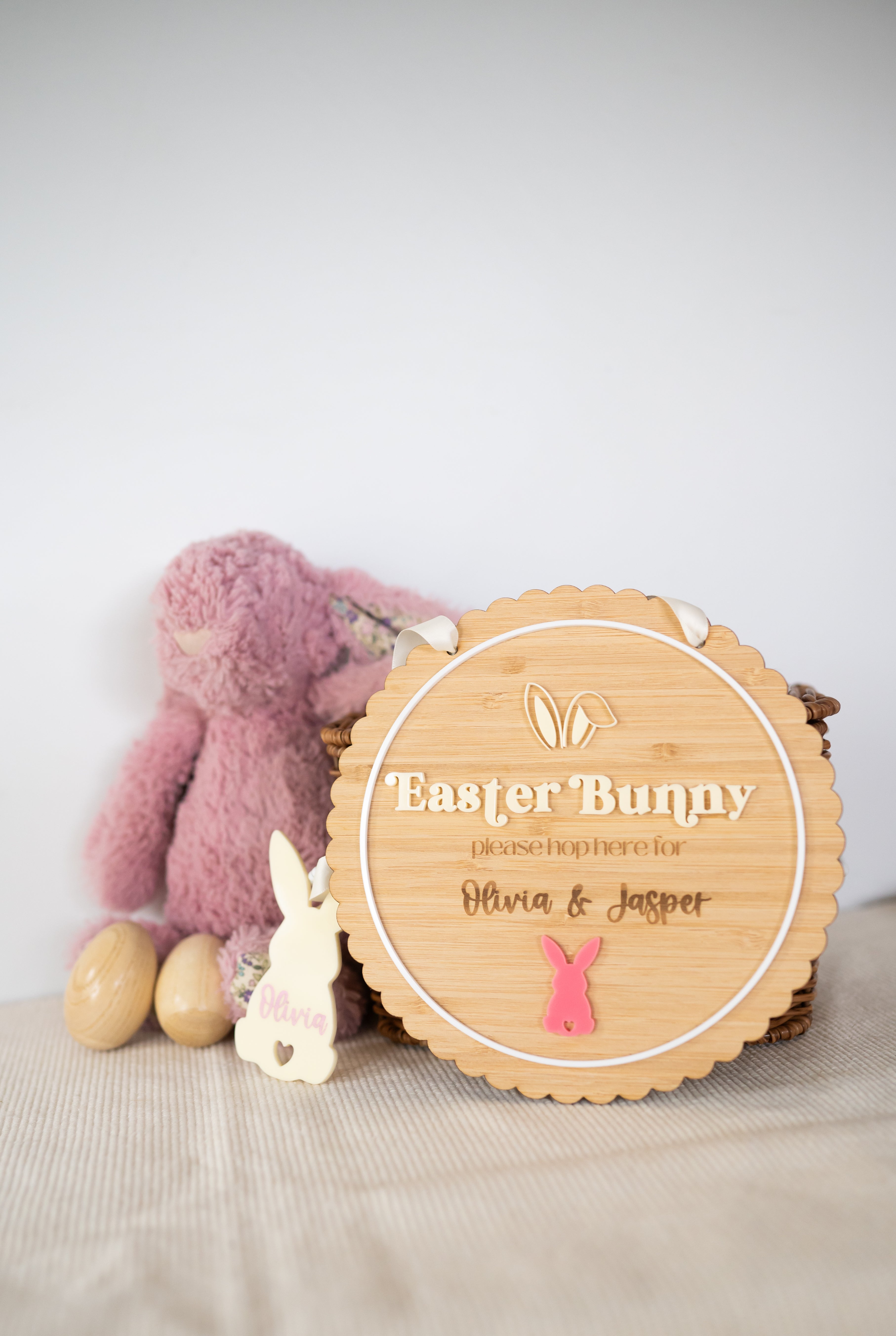 Easter Bunny Please Hop Here Sign – Peachy Lane Aus